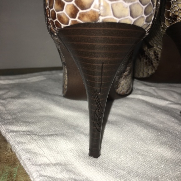 Donald J Pliner Python Heels - Picture 6 of 12